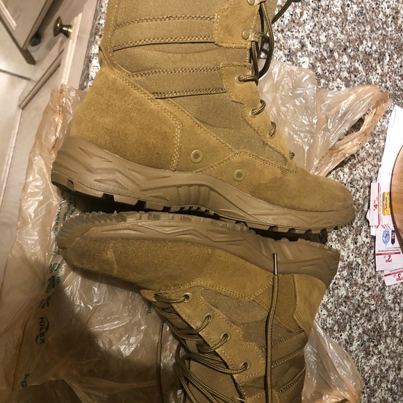 Botas militares color tan para hombre o para mujer, poco uso. - Picture 3 of 6